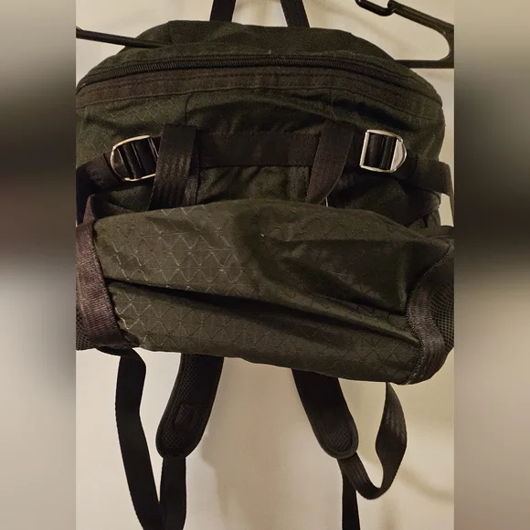 EUC! Olive Green Athleta Excursion Backpack - Picture 3 of 10